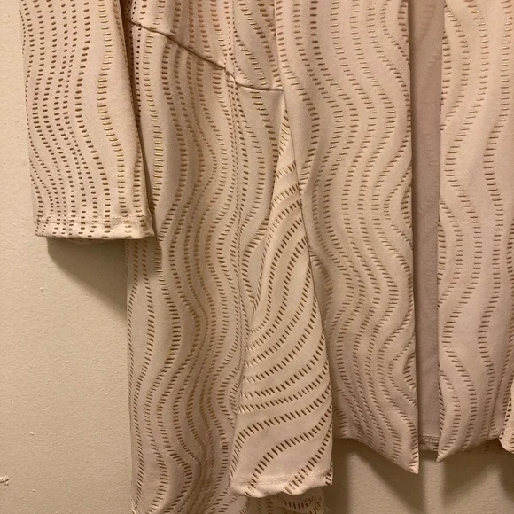 Chicos Travel Collection White and Gold Draped Cardigan Size Small Medium - Picture 2 of 9